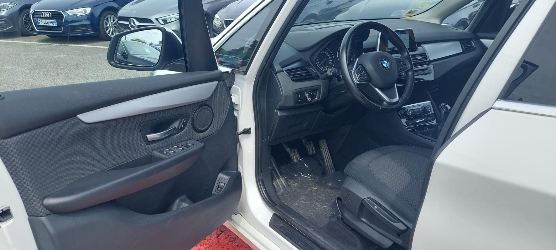 Intérieur extérieur BMW SERIE 2 ACTIVE TOURER BLANC 
